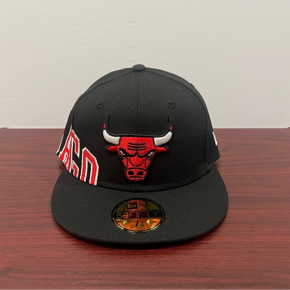 New Era, 59Fifty Fitted Hat, Chicago Bulls, Black - Picture 1 of 11